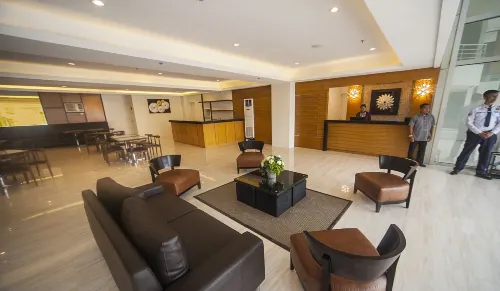 NS Royal Hotel Khu vực công cộng Photos
