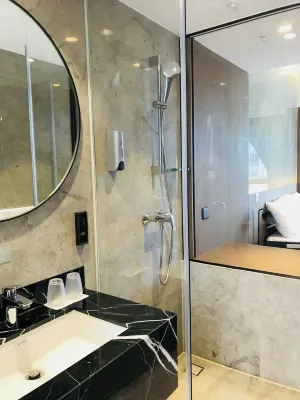 The OTTO Hotel Rooms Photos