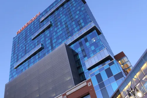 Hollywood Casino at Greektown Featured Photos