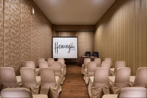 Hemangini Hotel Bandung Business Photos