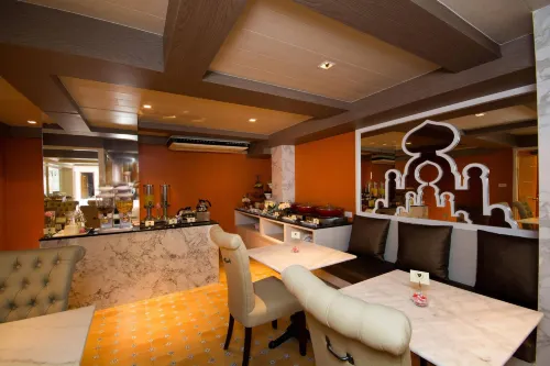 Khaosan Palace Hotel Featured Photos