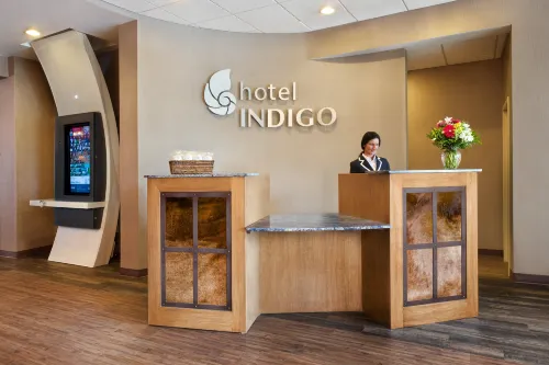 Hotel Indigo Cleveland-Beachwood Public Areas Photos