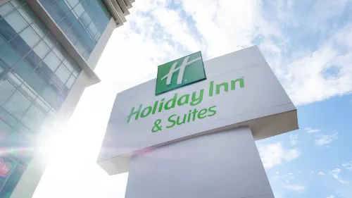 Holiday Inn & Suites Jakarta Gajah Mada Photos