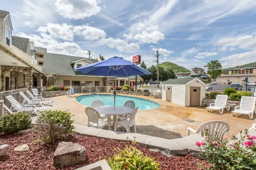 Econo Lodge Inn & Suites Gatlinburg at the Convention Center Featured Photos