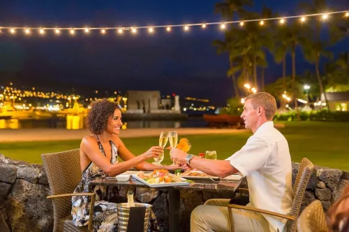 Courtyard by Marriott King Kamehameha's Kona Beach Hotel Dining Photos