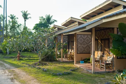 Isara Lanta Beach Resort Extérieur Photos