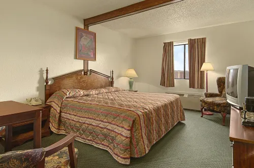 Super 8 by Wyndham Gallup Photos
