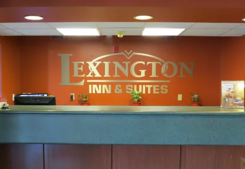 Lexington Inn & Suites-Windsor Public Areas Photos