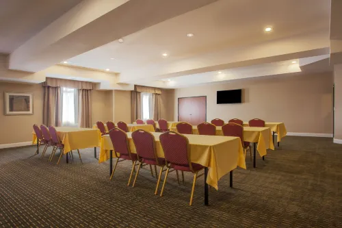 Holiday Inn Express & Suites Newport À ne pas manquer Photos
