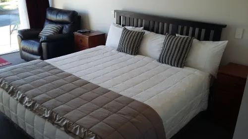 289 Midway Motel Photos