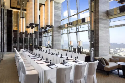 The Ritz-Carlton, Hong Kong Business Photos