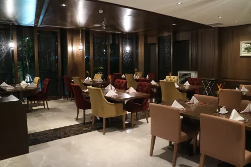 Al Meroz Hotel Bangkok - the Leading Halal Hotel Restauration Photos