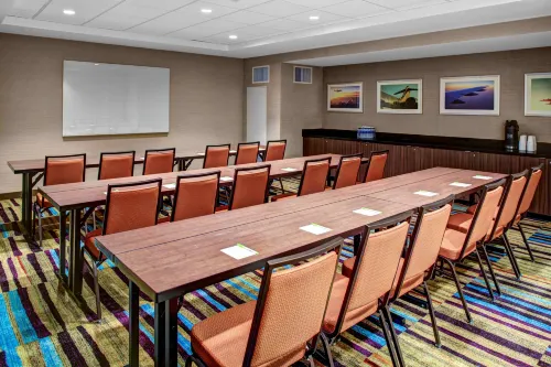 Fairfield Inn & Suites by Marriott Los Angeles LAX/El Segundo Business Facilities Photos