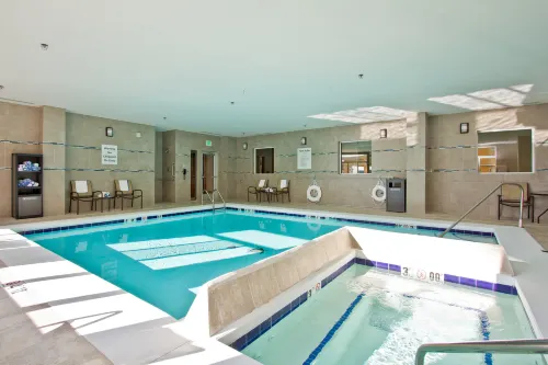 Holiday Inn Express & Suites Denver East-Peoria Street Loisirs et amusements Photos
