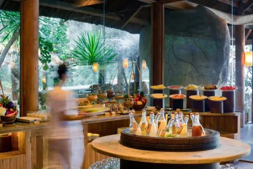Six Senses Ninh Van Bay Dining Photos