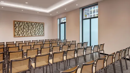 Holiday Inn Frankfurt - Alte Oper Business Photos