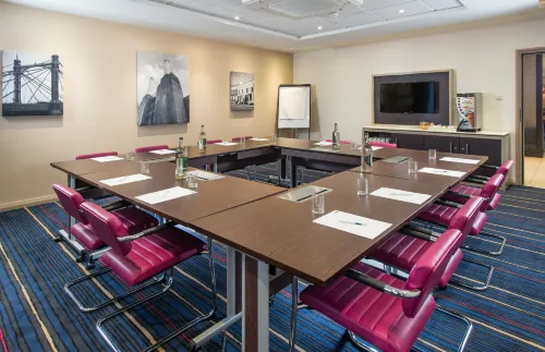Holiday Inn Express London - Wandsworth Business Photos