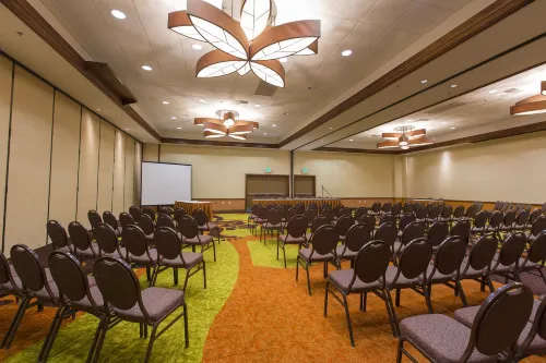 Courtyard by Marriott King Kamehameha's Kona Beach Hotel Business Facilities Photos