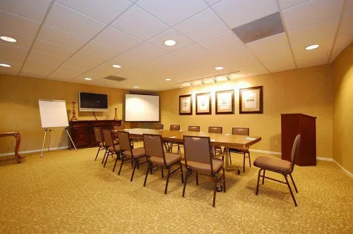 Best Western Plus Sunset Plaza Hotel Business Facilities Photos