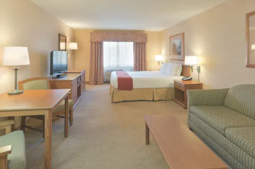 Holiday Inn Express & Suites Bishop Photos