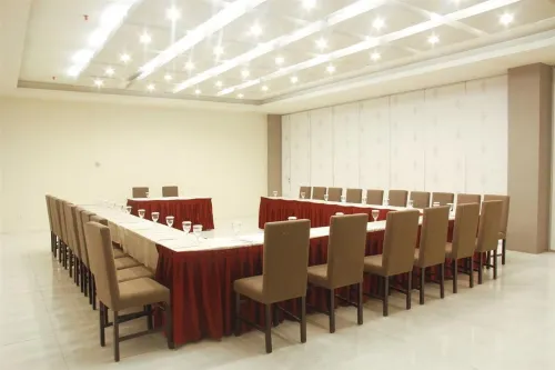 The Sun Hotel Madiun Fasilitas Bisnis Photos