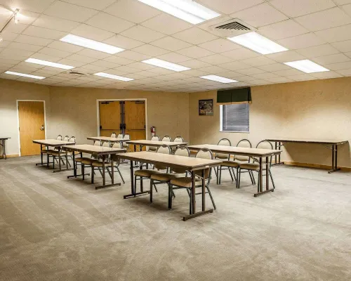 Baymont by Wyndham South Bend Near Notre Dame Business Facilities Photos