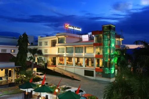 Swiss-Belhotel Silae Palu Esterni Photos