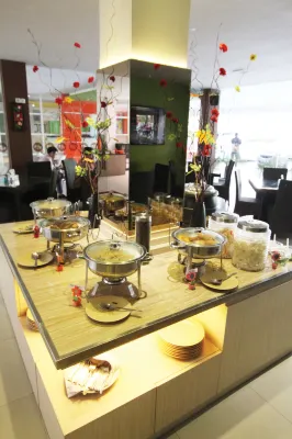 Tab Hotel Surabaya Makanan Photos
