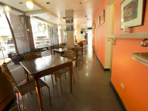 Harbor Town Hotel Restauration Photos