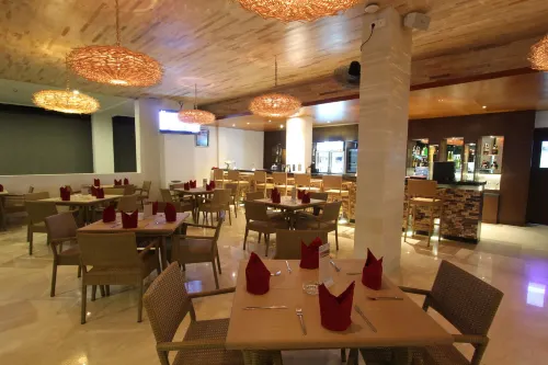 Grand la Walon Hotel Restauration Photos