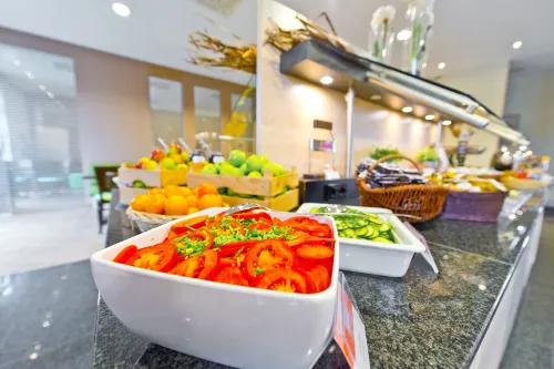 Holiday Inn Express Frankfurt Messe Ristorazione Photos