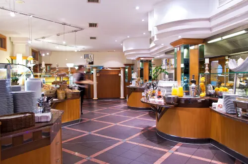 QU Hotel Augsburg Dining Photos