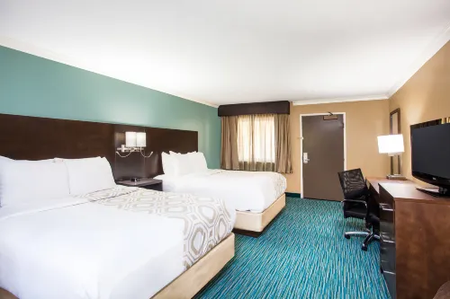La Quinta Inn & Suites by Wyndham San Francisco Airport West Photos