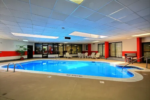 Days Inn & Suites by Wyndham Madison Heights MI Featured Photos