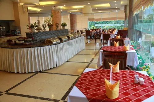 Khách sạn Dakruco Ăn uống Photos