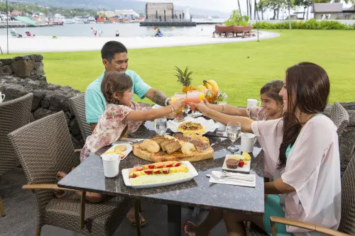 Courtyard by Marriott King Kamehameha's Kona Beach Hotel Dining Photos