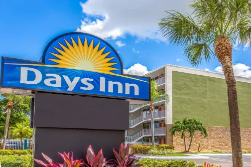 Days Inn by Wyndham Fort Lauderdale Airport Cruise Port Featured Photos