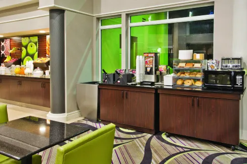 La Quinta Inn & Suites by Wyndham Tucson Airport Dining Photos
