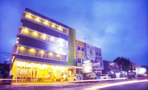 Avira Hotel Makassar Eksterior Photos
