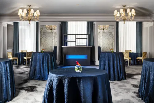Four Seasons Hotel Embarcadero Dining Photos