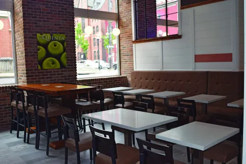 La Quinta Inn & Suites by Wyndham Baltimore Downtown Restauration Photos