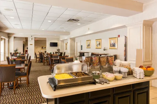 Quality Inn Near Joint Base Andrews-Washington Area Makanan Photos