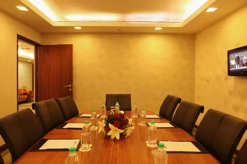 The Metropolitan Hotel & Spa New Delhi Business Photos