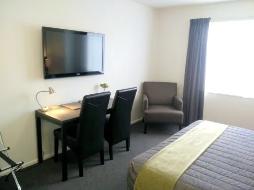 Airport Palms Motel Photos