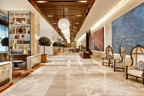 THE FACE Suites Hotel Area Publik Photos