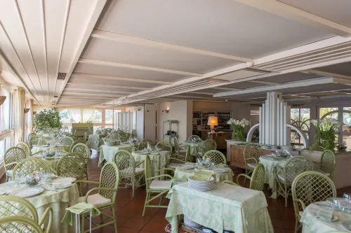 Grand Hotel Baia Verde Restauration Photos