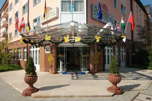 Park Hotel Laim Exterior Photos