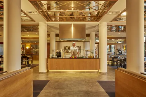 H+ Hotel Hannover Dining Photos