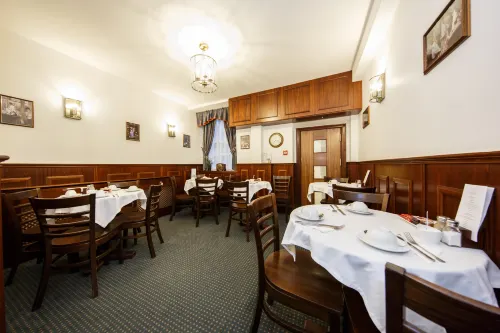 Regency House Hotel Dining Photos