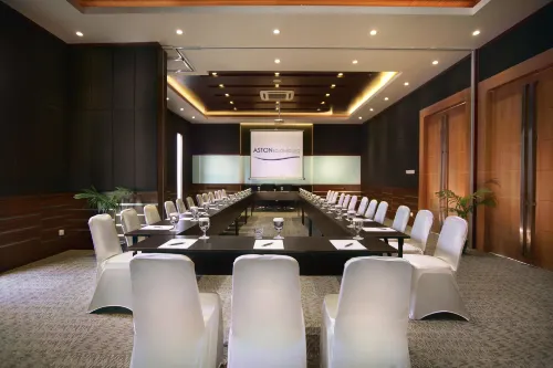 Aston Bojonegoro City Hotel Business Photos